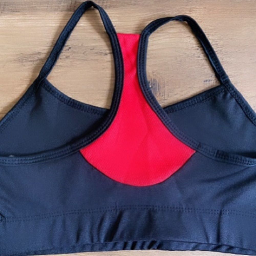 💪🏼Black & Red Racerback Workout SportsBraTop💪🏼 - Picture 4 of 4